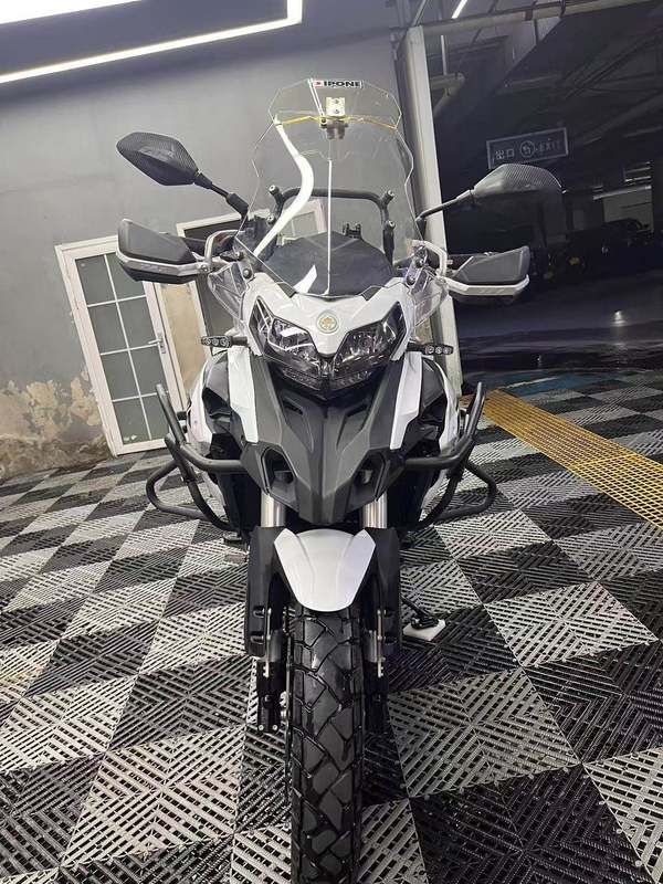 二手贝纳利金鹏 TRK502