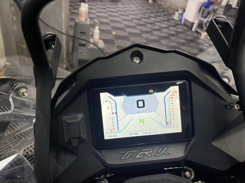 二手贝纳利金鹏 TRK502