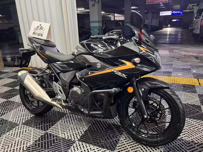 二手豪爵铃木GSX250R