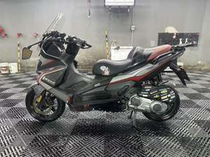 二手阿普利亚SR MAX 300