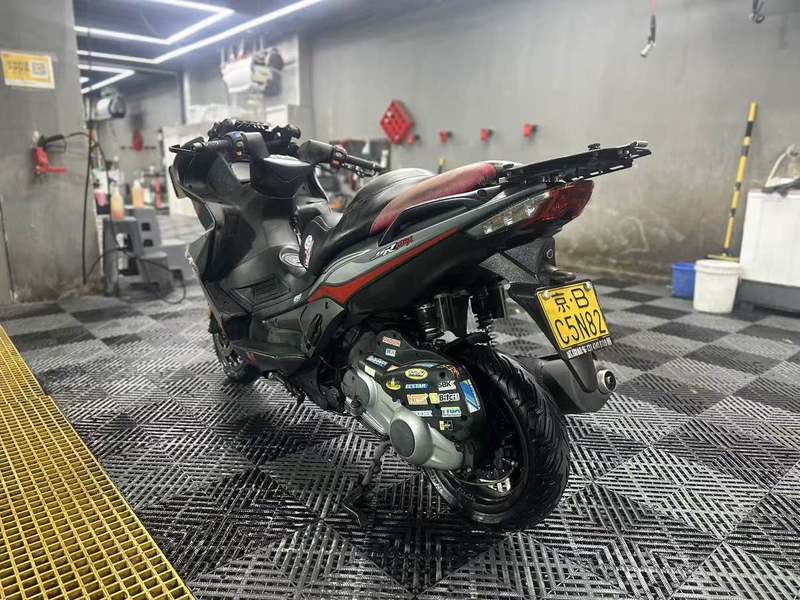 二手阿普利亚SR MAX 300