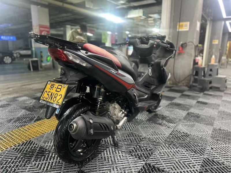 二手阿普利亚SR MAX 300