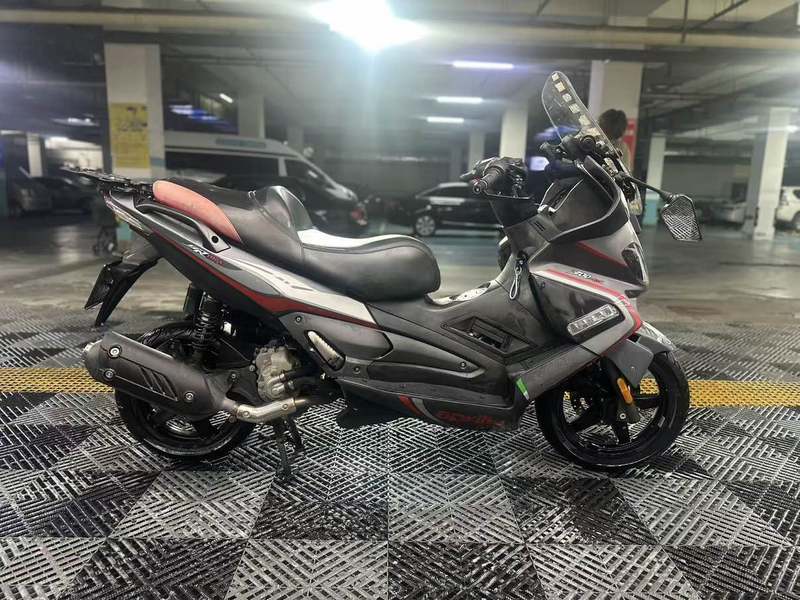 二手阿普利亚SR MAX 300