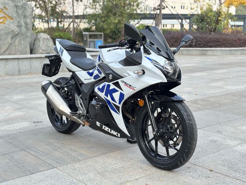 二手豪爵铃木GSX250R