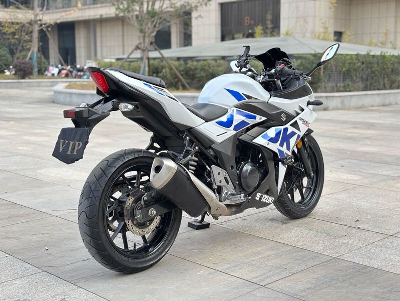 二手豪爵铃木GSX250R