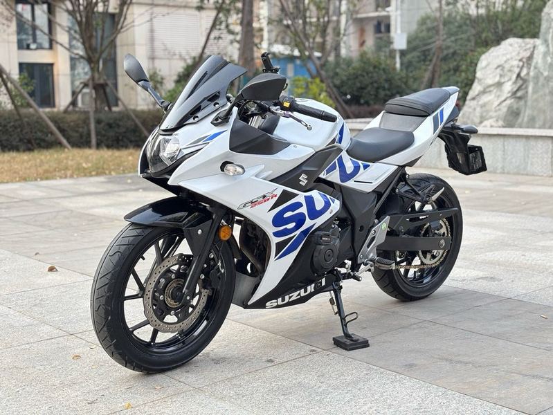 二手豪爵铃木GSX250R