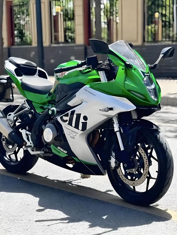 二手贝纳利龙卷风 Tornado 252R