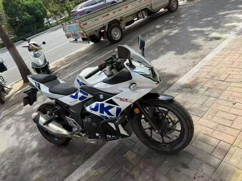 二手豪爵铃木GSX250R