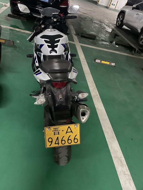 二手豪爵铃木GSX250R