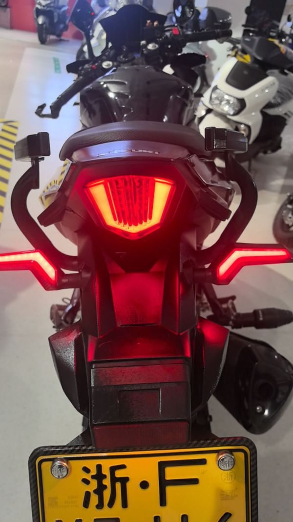 二手豪爵铃木GSX250R