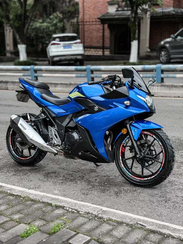 二手豪爵铃木GSX250R