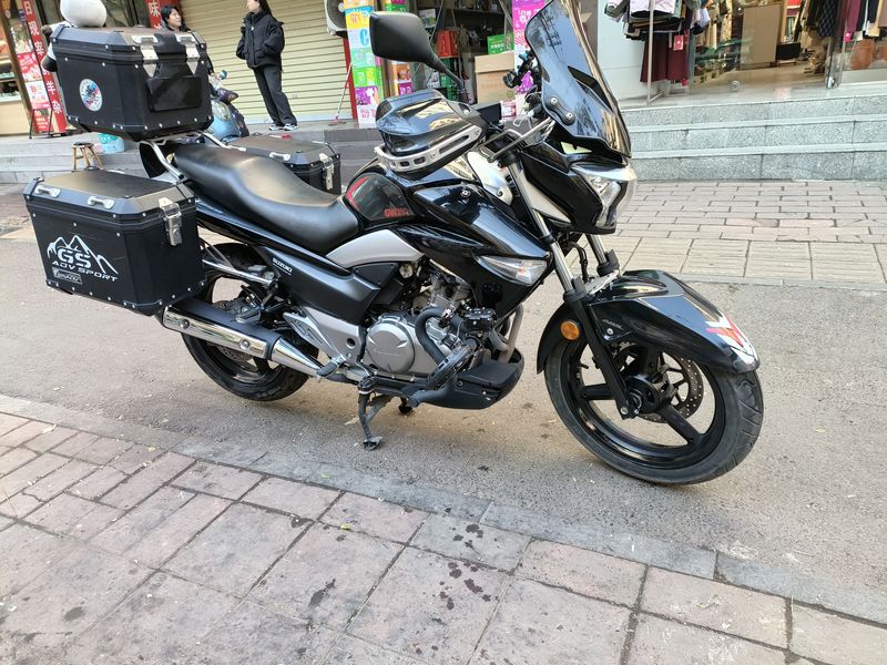 二手豪爵铃木骊驰 GW250