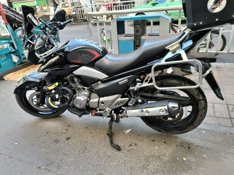 二手豪爵铃木骊驰 GW250