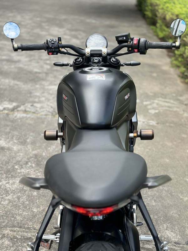 二手凯旋Trident 660