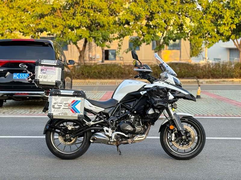 二手贝纳利金鹏 TRK502