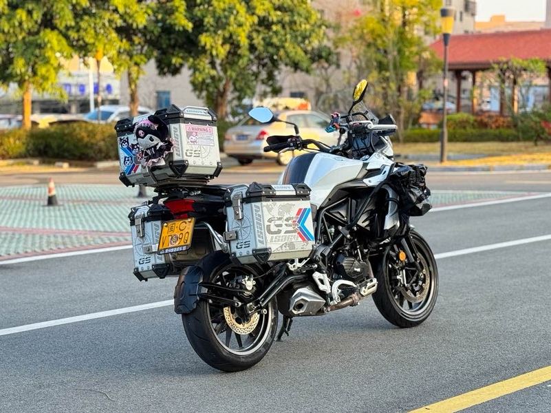 二手贝纳利金鹏 TRK502