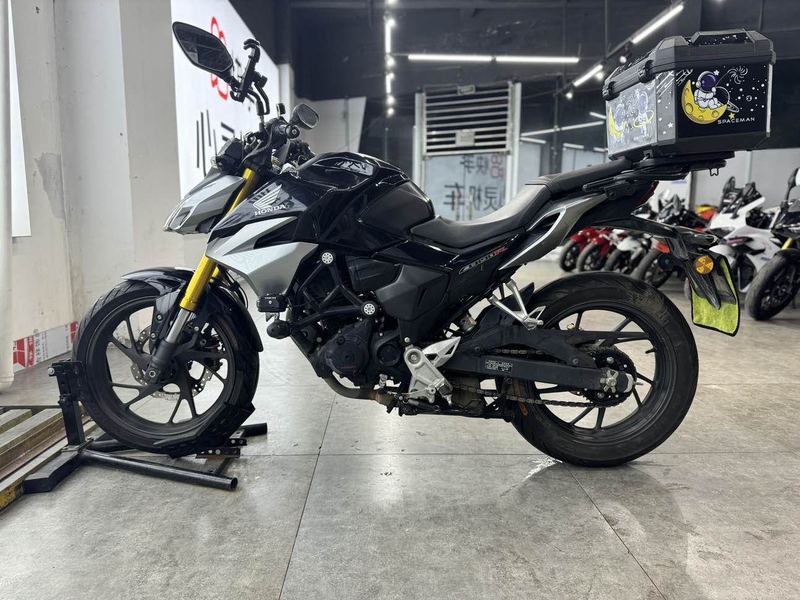 二手五羊本田CB190R 暴锋眼