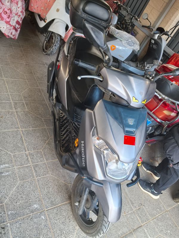 二手豪爵虎鲨VX125