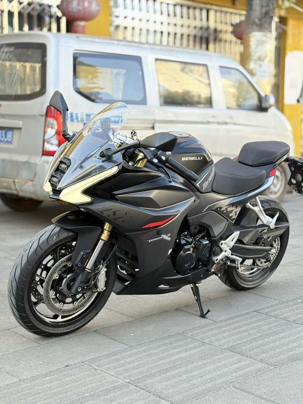 二手贝纳利龙卷风 Tornado 552R