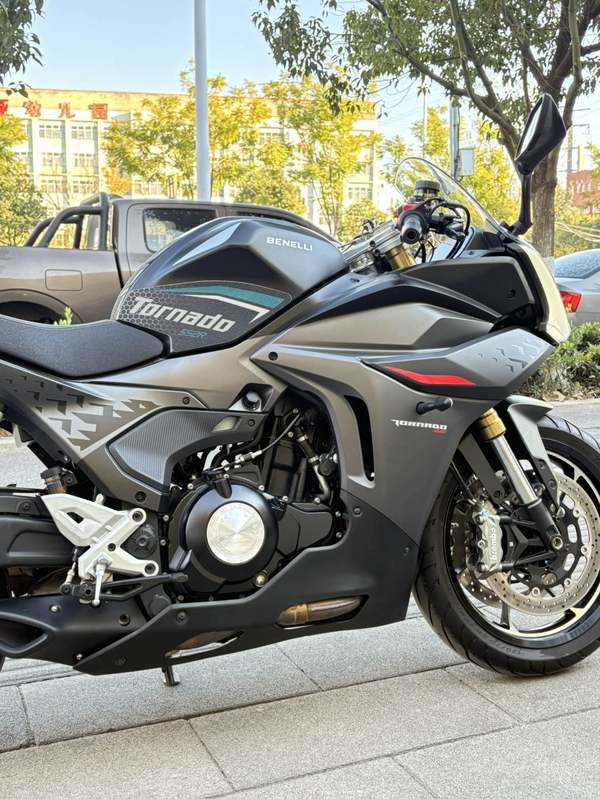 二手贝纳利龙卷风 Tornado 552R