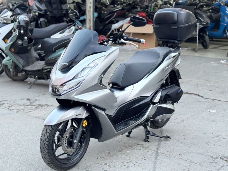 二手五羊本田PCX