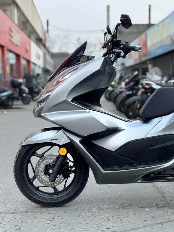 二手五羊本田PCX