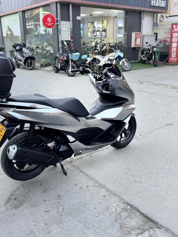 二手五羊本田PCX