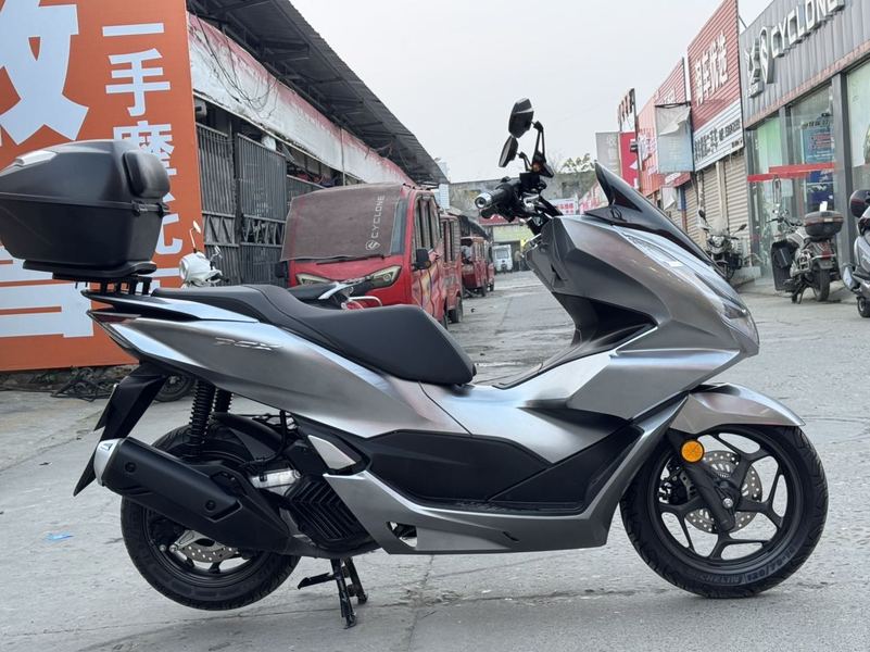 二手五羊本田PCX