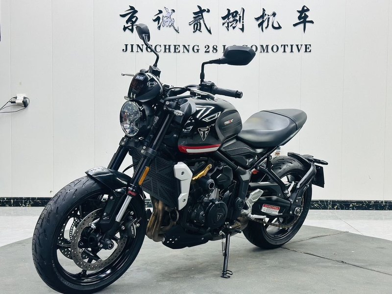 二手凯旋Trident 660