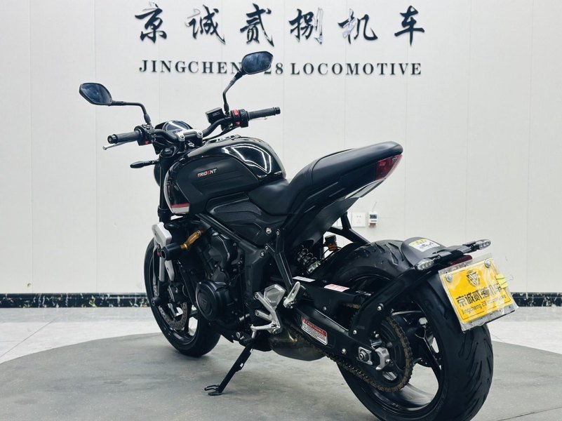 二手凯旋Trident 660