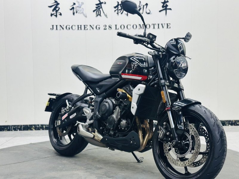 二手凯旋Trident 660