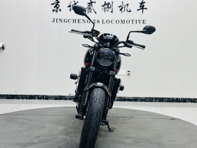 二手凯旋Trident 660