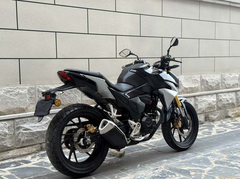 二手五羊本田CB190R 暴锋眼