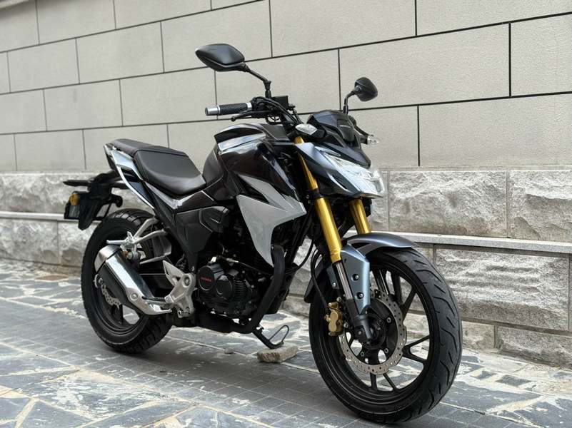 二手五羊本田CB190R 暴锋眼