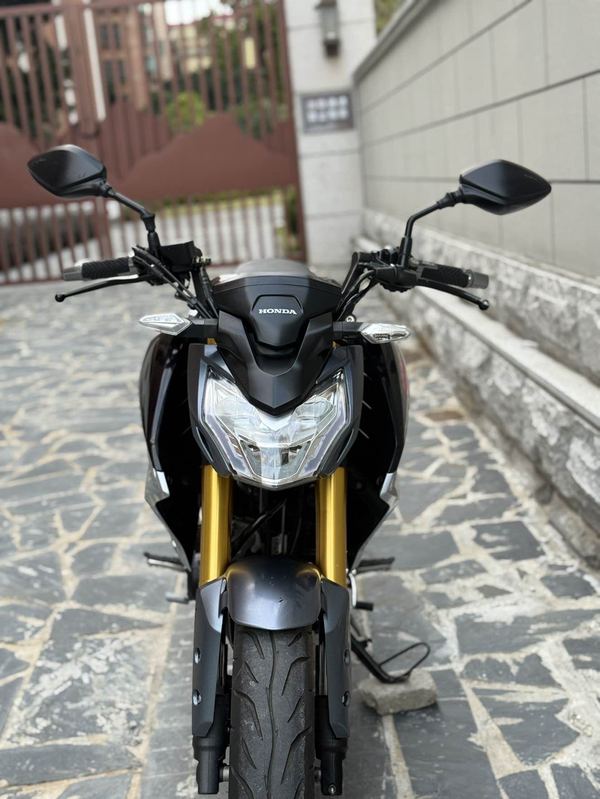 二手五羊本田CB190R 暴锋眼