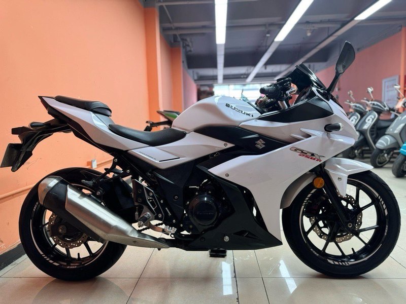 二手豪爵铃木GSX250R