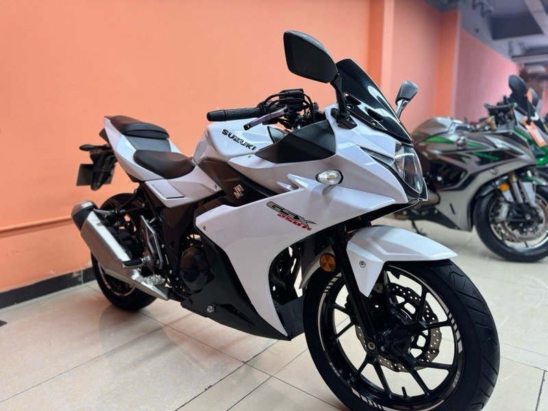 二手豪爵铃木GSX250R