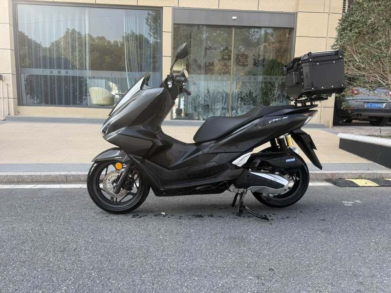 二手五羊本田PCX