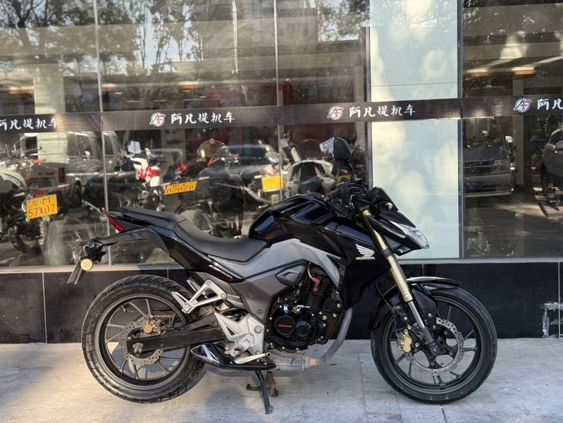 二手五羊本田CB190R 暴锋眼