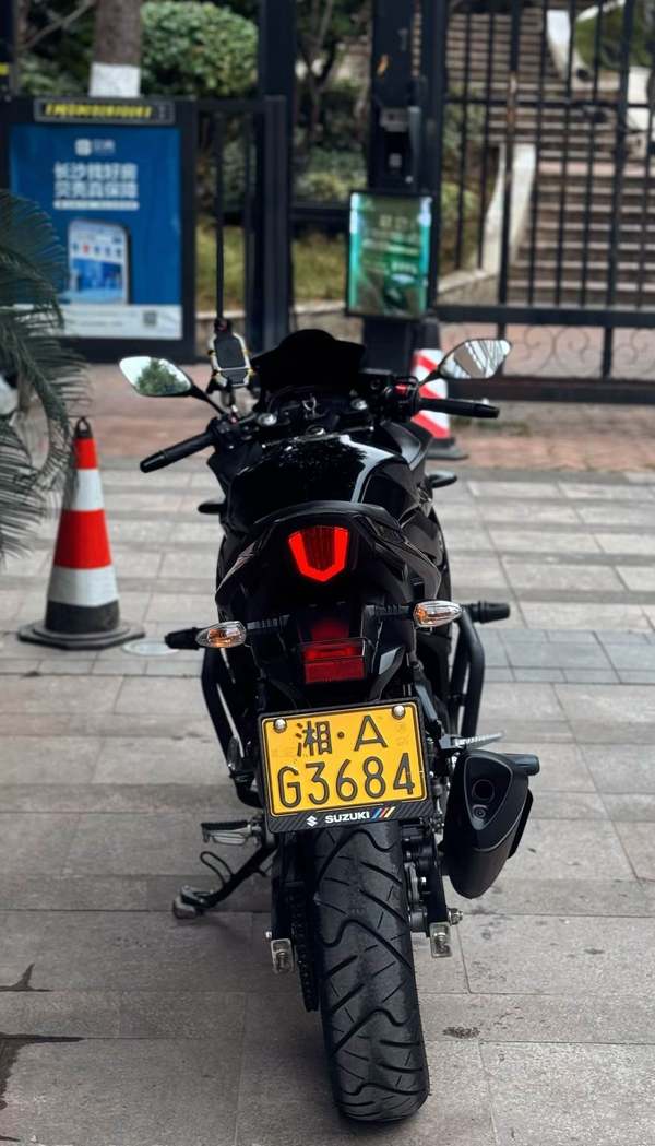 二手豪爵铃木GSX250R