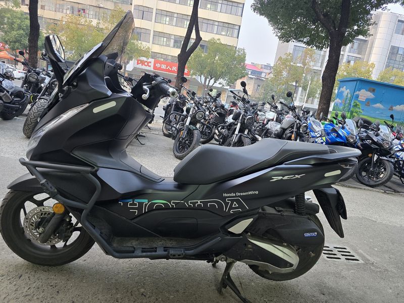 二手五羊本田PCX