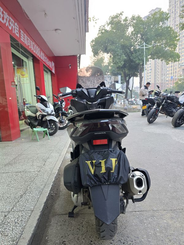 二手五羊本田PCX