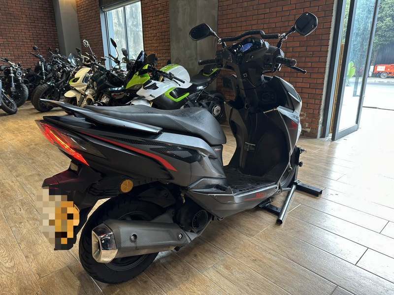 二手新大洲本田裂行 RX125Fi