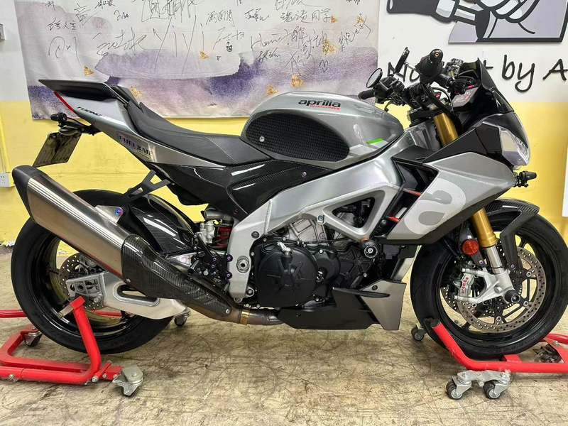 二手阿普利亚Tuono V4