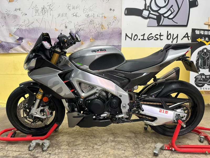 二手阿普利亚Tuono V4
