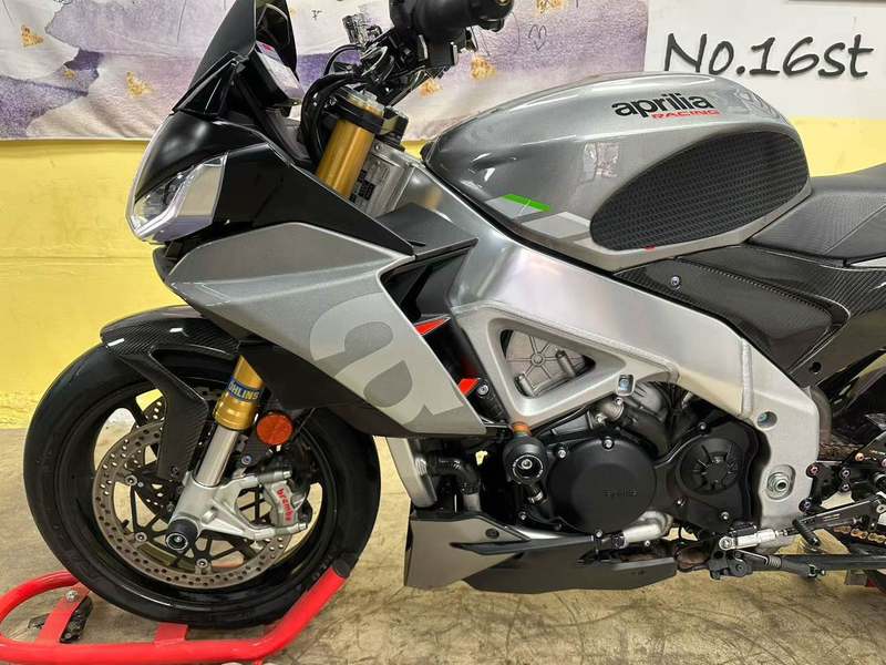 二手阿普利亚Tuono V4