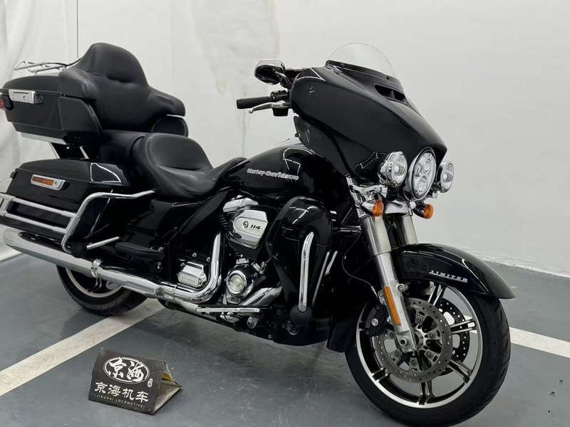 二手哈雷戴维森旗舰滑翔  Limited