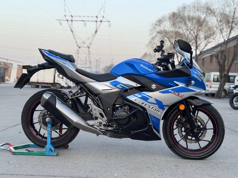二手豪爵铃木GSX250R