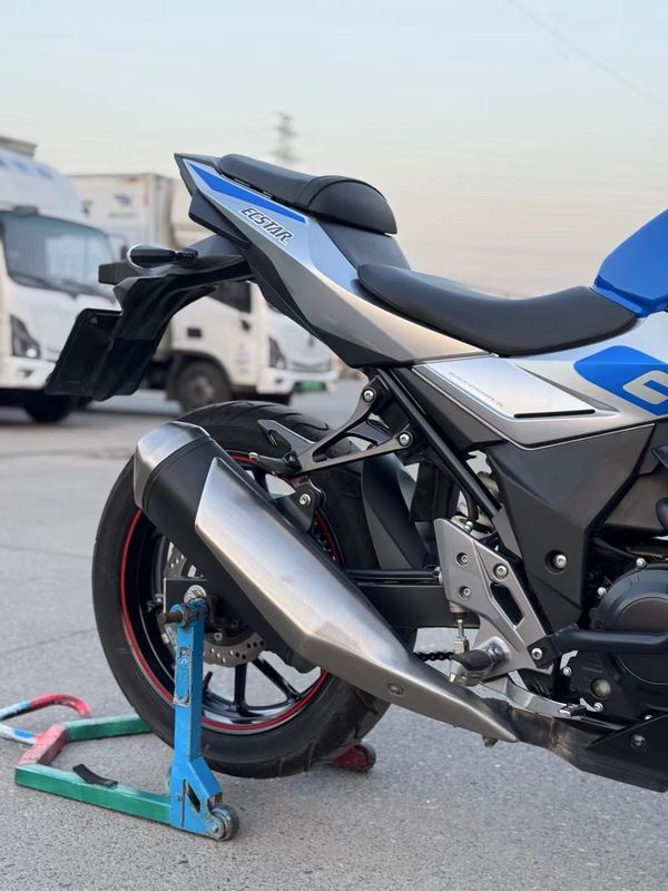 二手豪爵铃木GSX250R