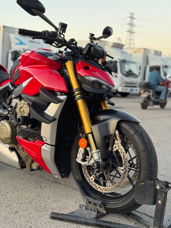 二手杜卡迪Street Fighter V4